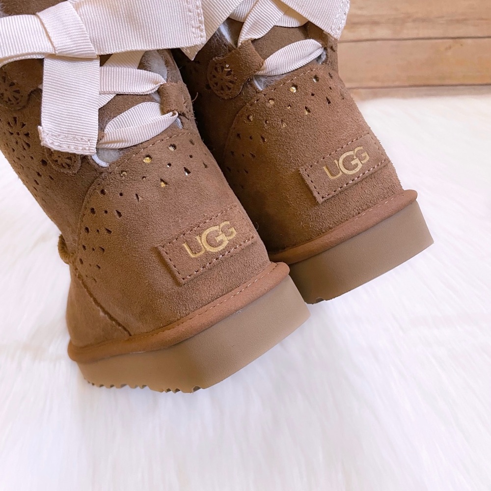 UGG Women’s Dae Sunshine Perf Chestnut Suede Boots - Picture 4 of 8
